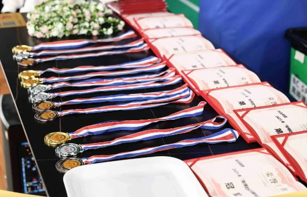 <b>羽动赛场，超越无极限 | 2025年海博欧首届羽毛球争霸赛</b>
